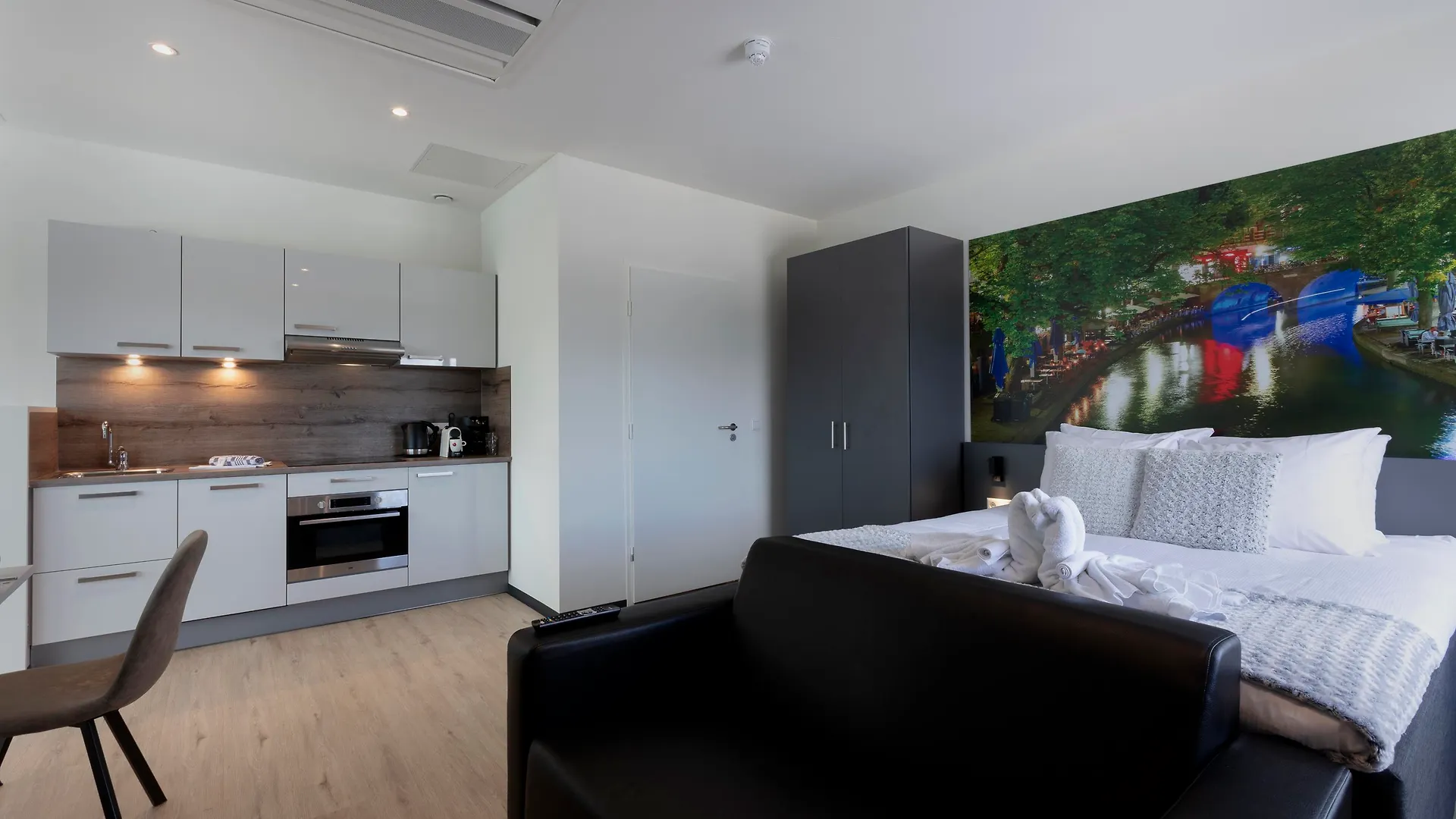 2L De Blend Aparthotel Utrecht 4*,