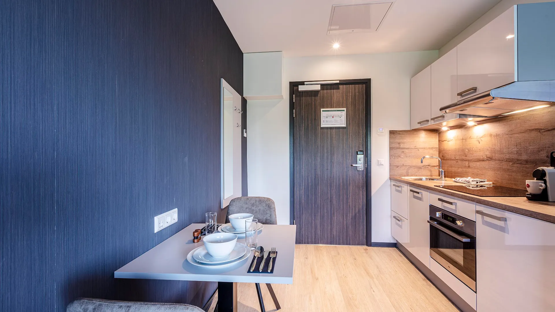 2L De Blend Aparthotel Utrecht 4*,  Netherlands